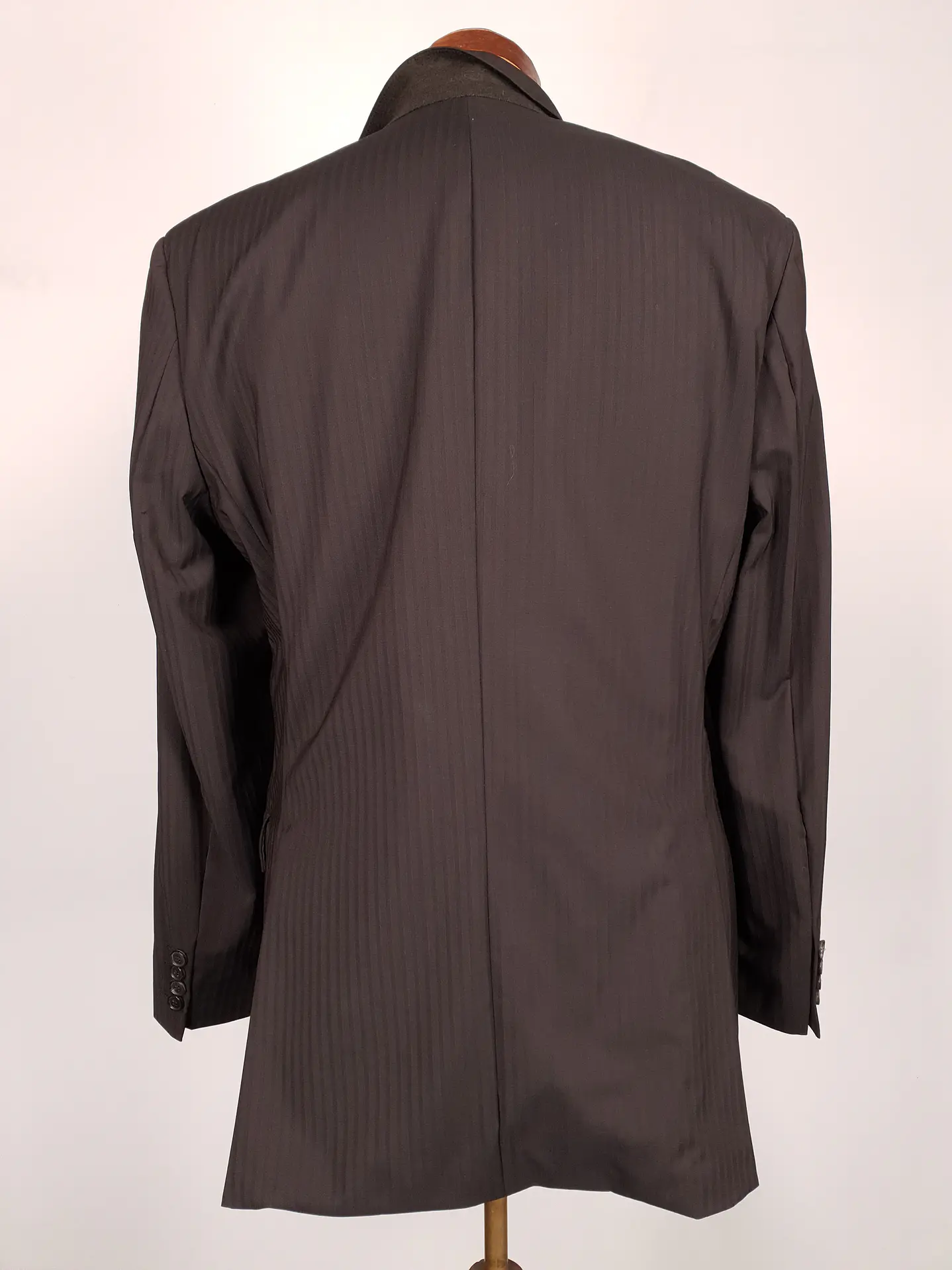 Blazer Hugo Boss Café Rayas – Lanificio F.lli Cerruti 120's – 100% Lana Virgen – Talla SM 9