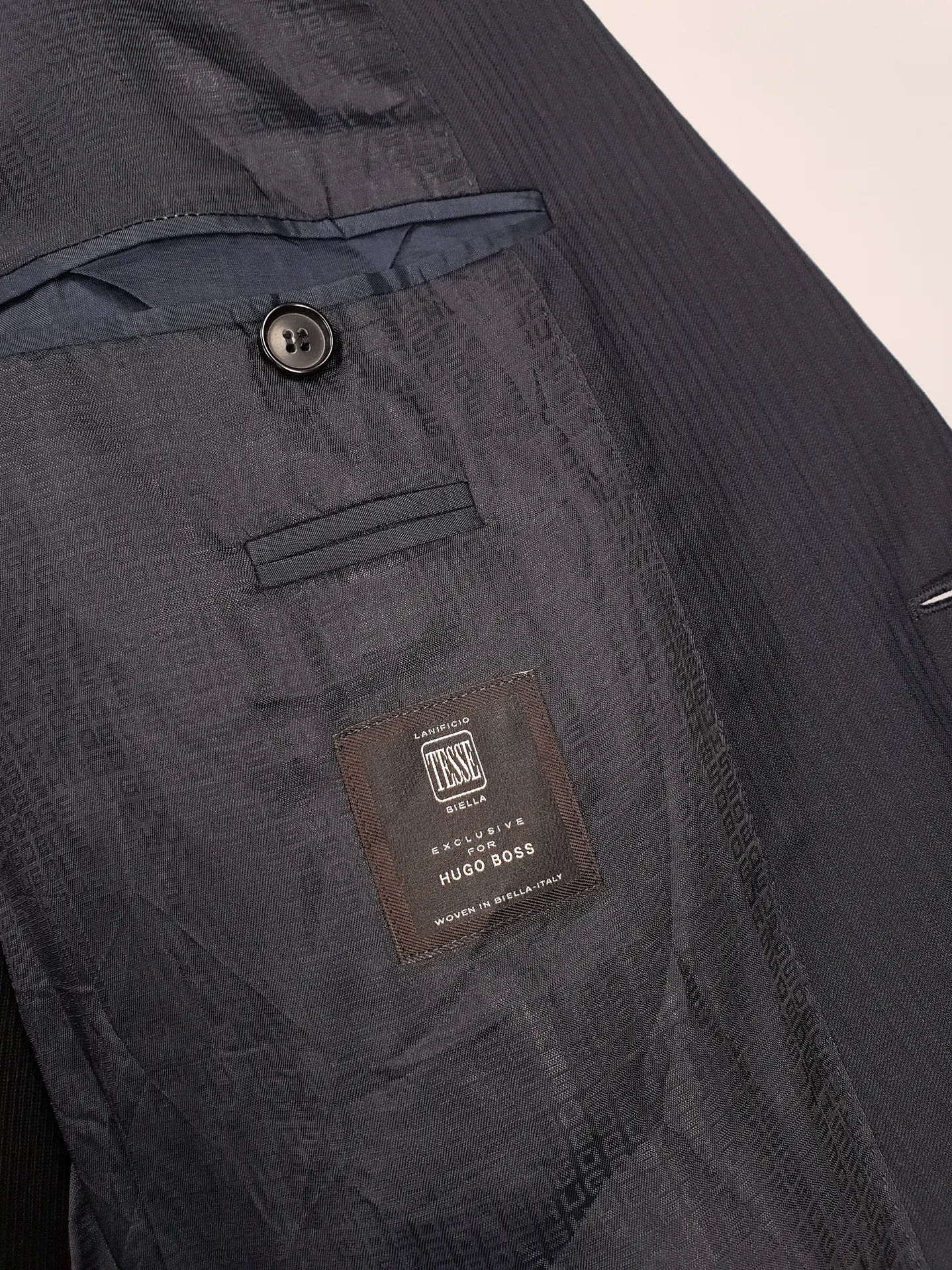 Blazer Hugo Boss Azul Negro Rayas – Tessitura Biella – 100% Lana Virgen – Talla XL 10