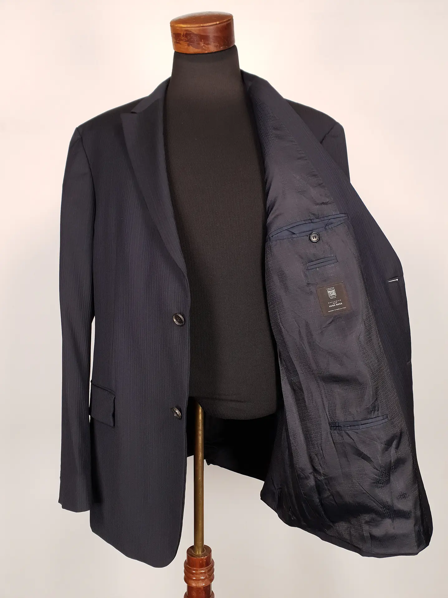 Blazer Hugo Boss Azul Negro Rayas – Tessitura Biella – 100% Lana Virgen – Talla XL 8