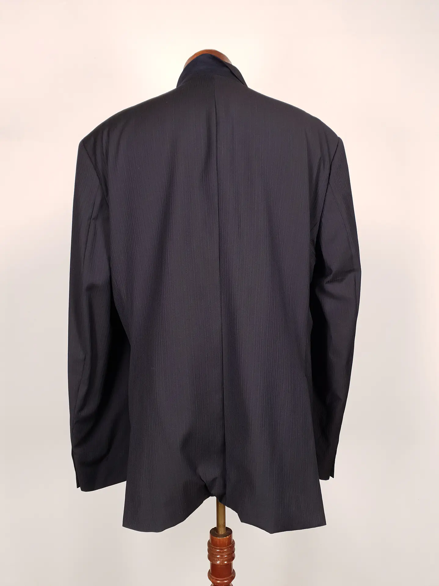Blazer Hugo Boss Azul Negro Rayas – Tessitura Biella – 100% Lana Virgen – Talla XL 12