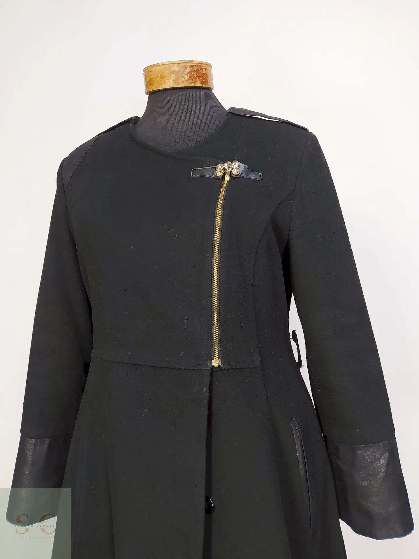 Abrigo Negro Nihan Talla 40 M 5