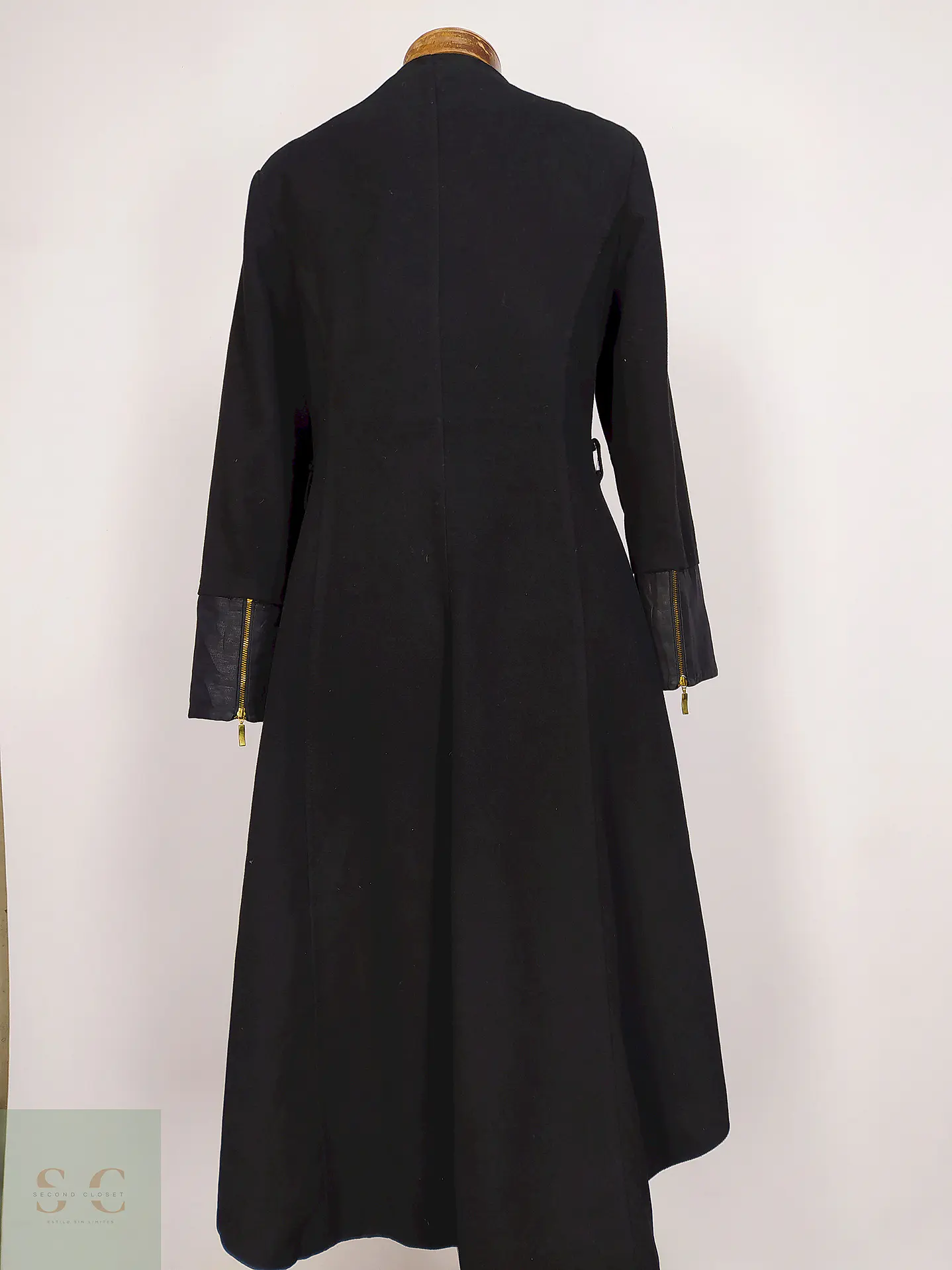 Abrigo Negro Nihan Talla 40 M 13