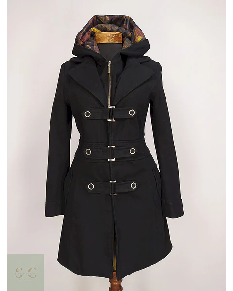 Abrigo Oyku Negro con Gorro Desmontable Talla SM