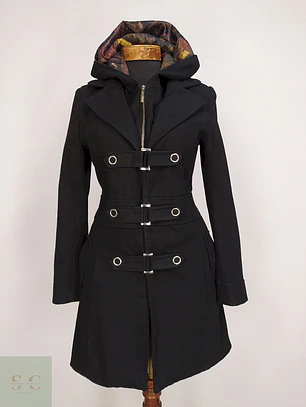Abrigo Oyku Negro con Gorro Desmontable Talla 40 M