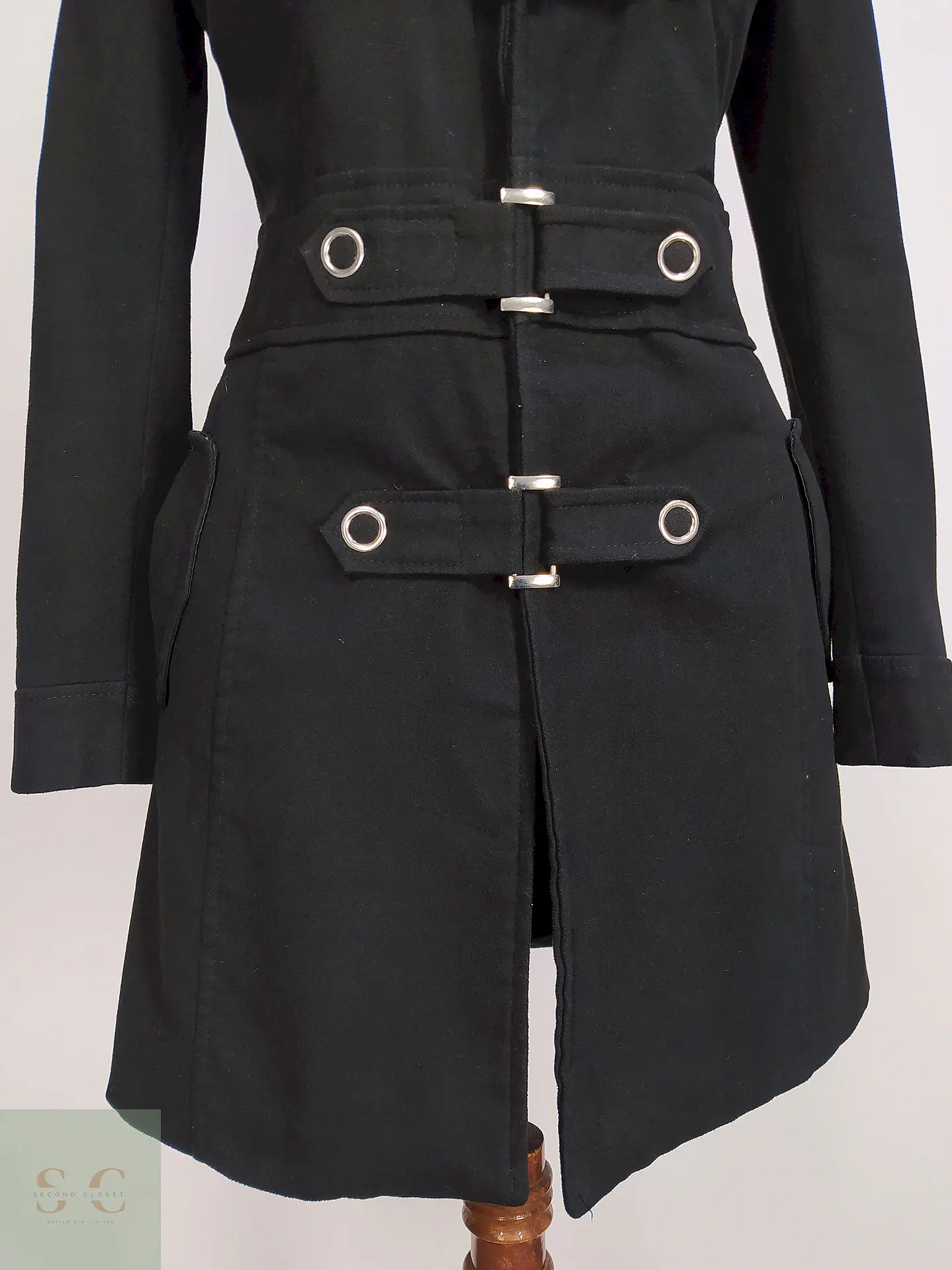 Abrigo Oyku Negro con Gorro Desmontable Talla 40 M 2