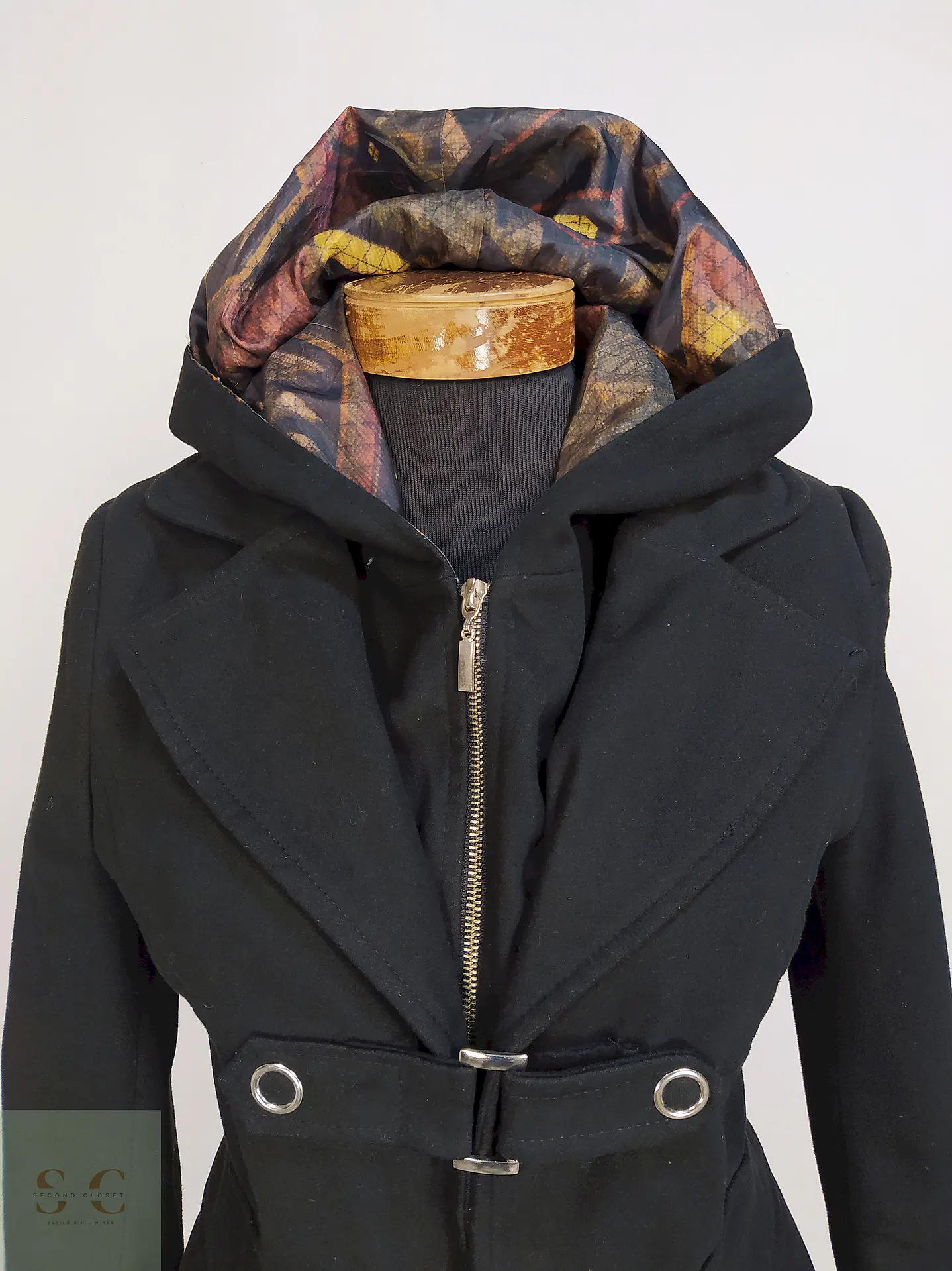 Abrigo Oyku Negro con Gorro Desmontable Talla 40 M 5