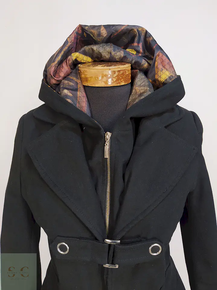Abrigo Oyku Negro con Gorro Desmontable Talla 40 M 5
