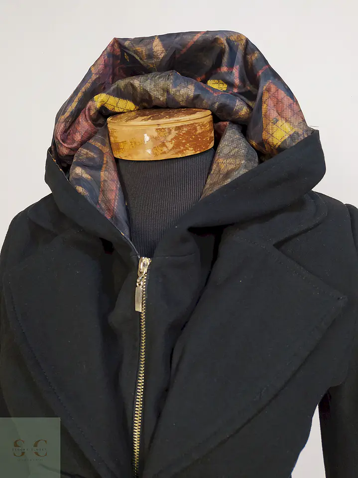Abrigo Oyku Negro con Gorro Desmontable Talla 40 M 6