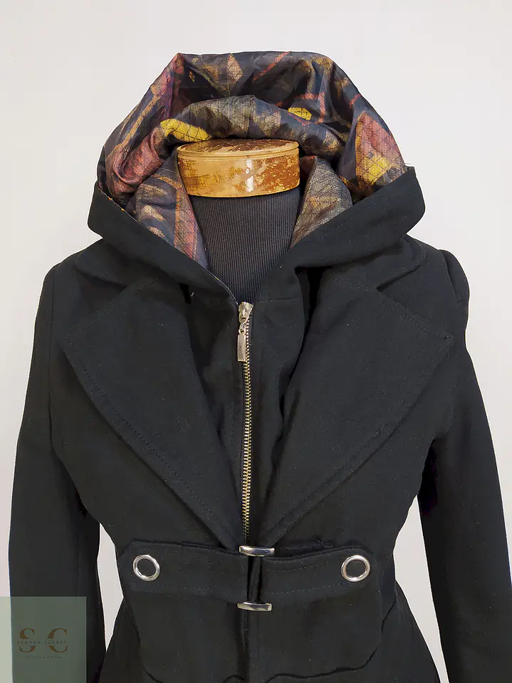 Abrigo Oyku Negro con Gorro Desmontable Talla 40 M 7