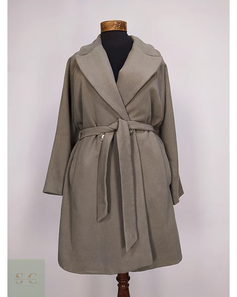 Abrigo Hennin Verde con Cinto Poliéster Talla SM