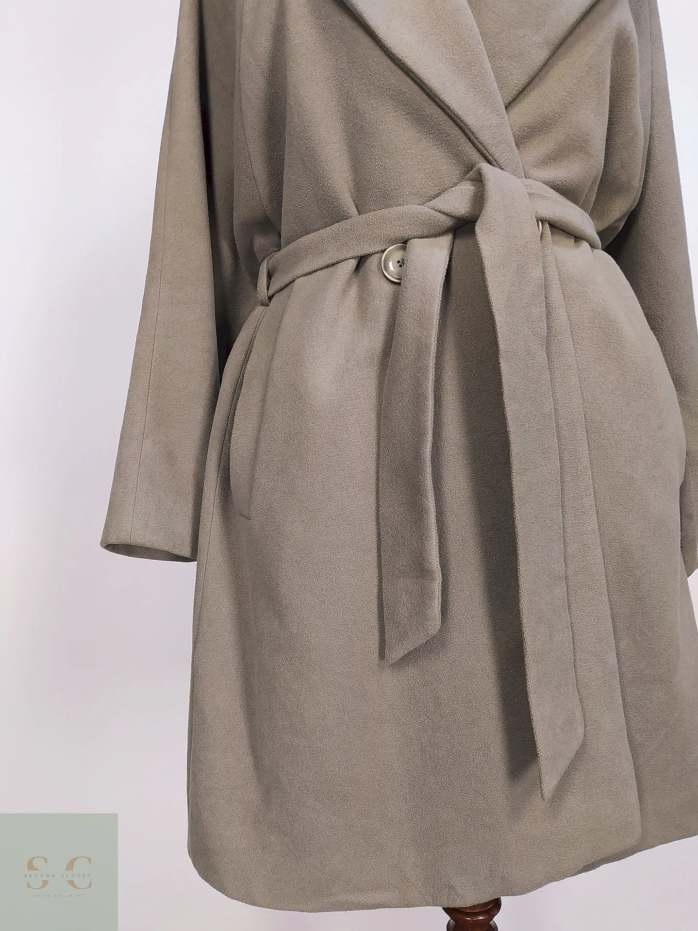 Abrigo Hennin Verde con Cinto Poliéster Talla 38 S/M 2
