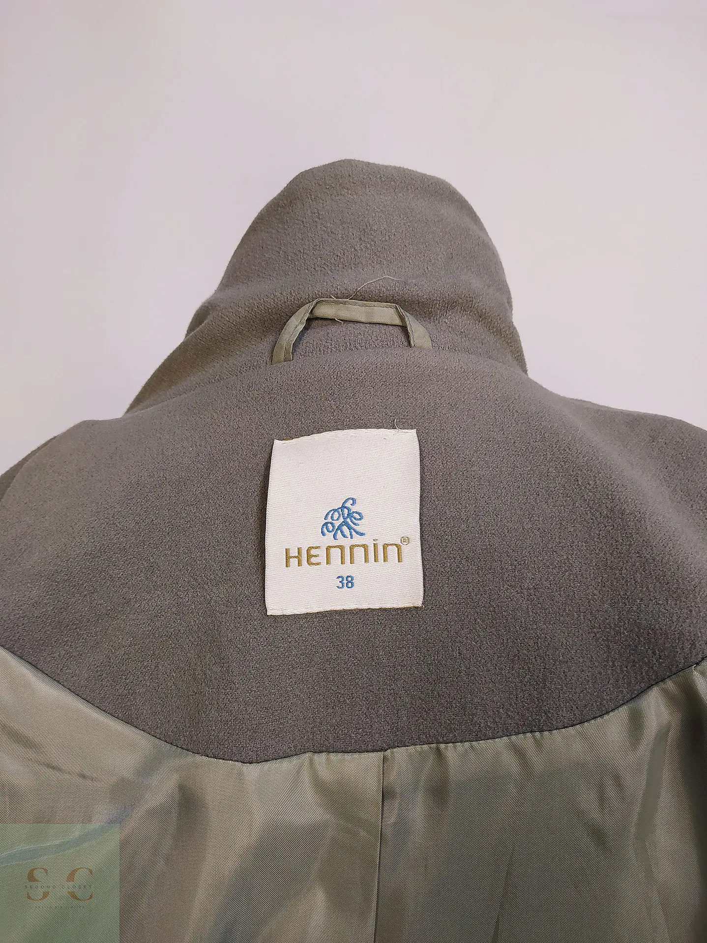 Abrigo Hennin Verde con Cinto Poliéster Talla 38 S/M 8