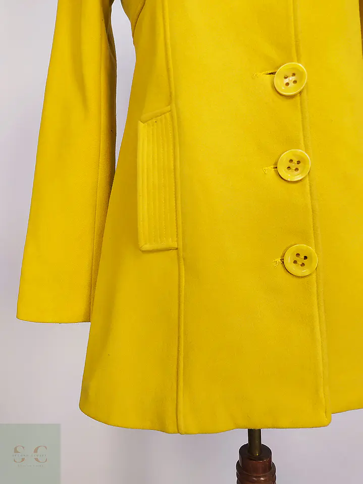 Abrigo Muzo Clup Amarillo Talla 40 M 2