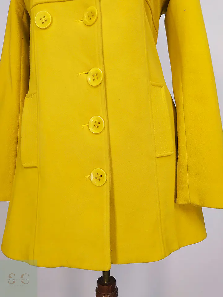 Abrigo Muzo Clup Amarillo Talla 40 M 3