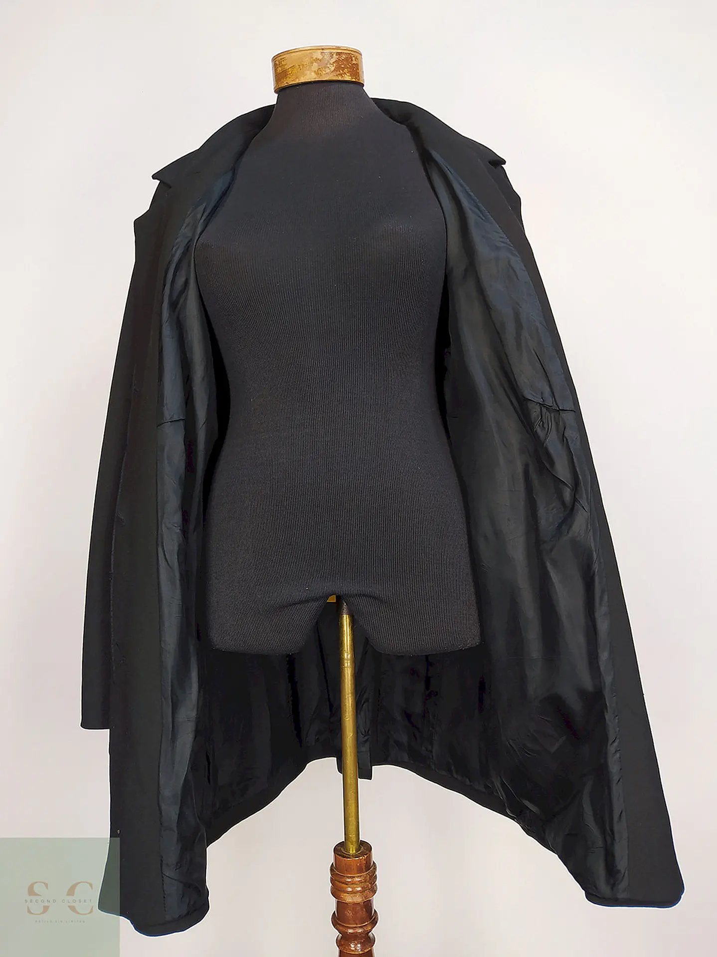 Abrigo Negro Fuchs Schmitt – Talla XL 5