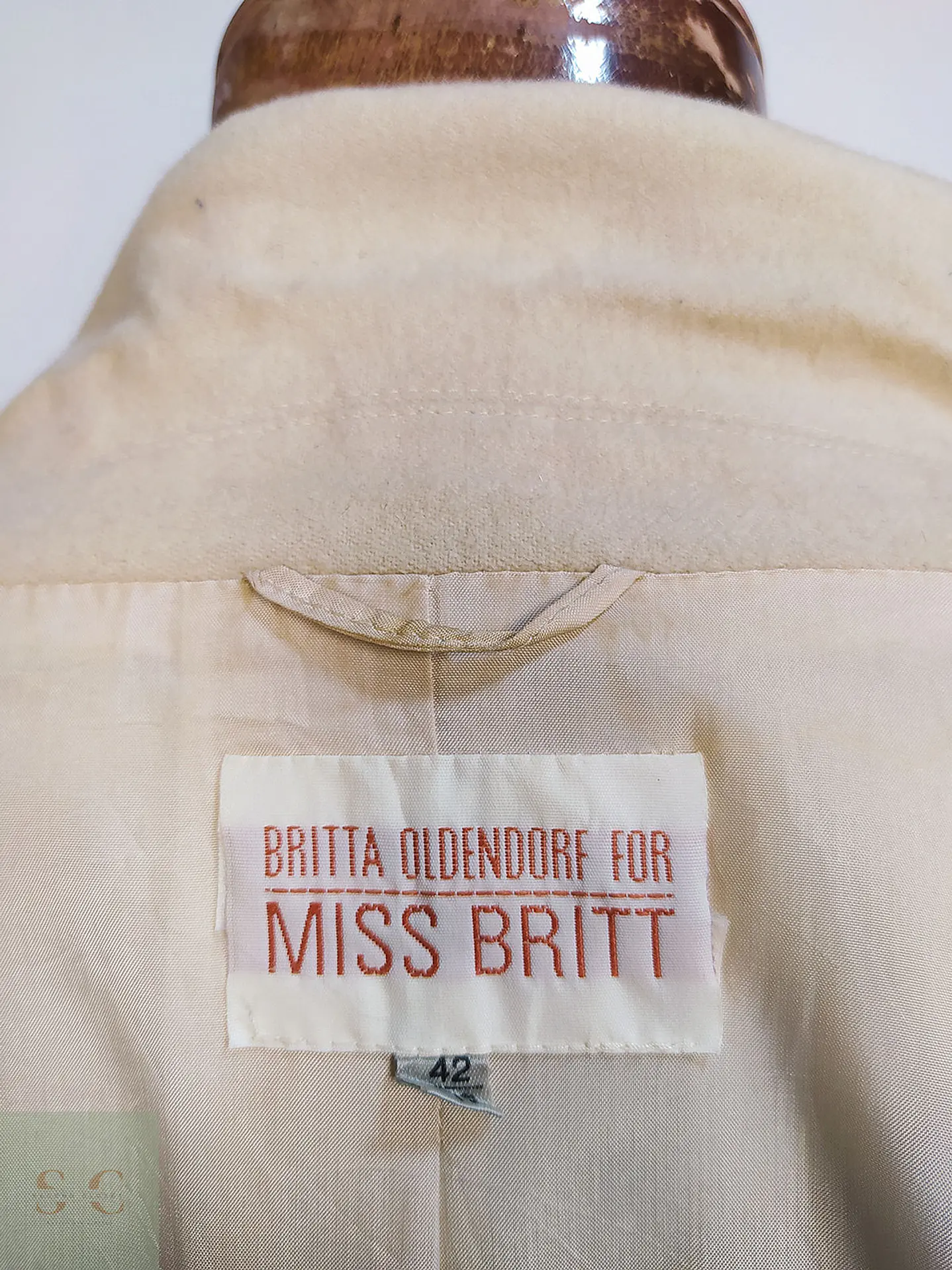 Blazer Miss Britt Beige Lana cordero y Angora Talla 2XL  10