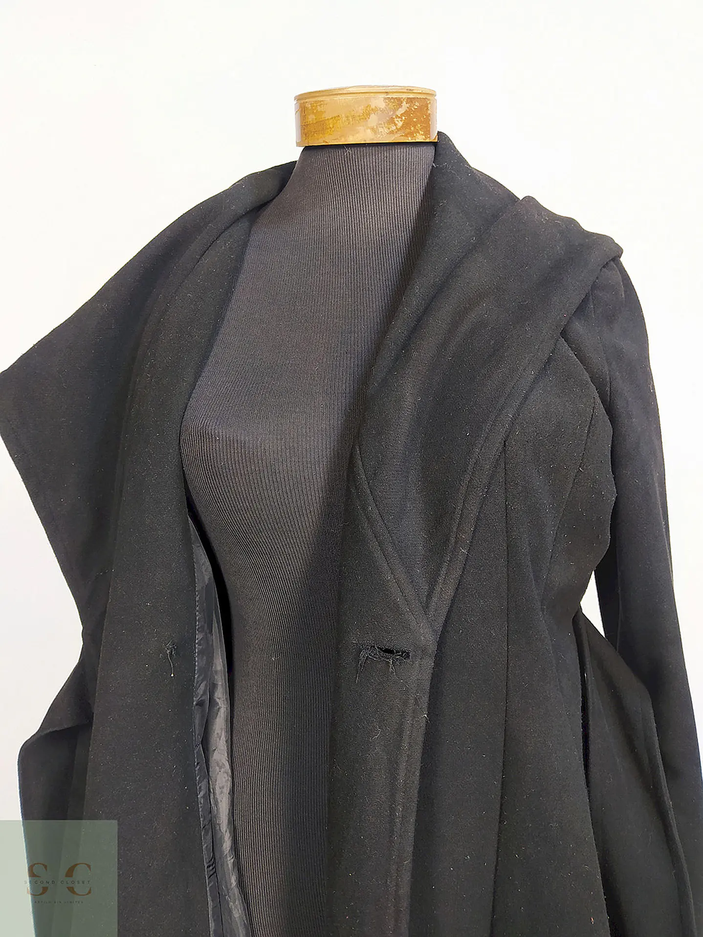 Abrigo Ekol Negro con Cinturón y Gorro Talla LXL 4