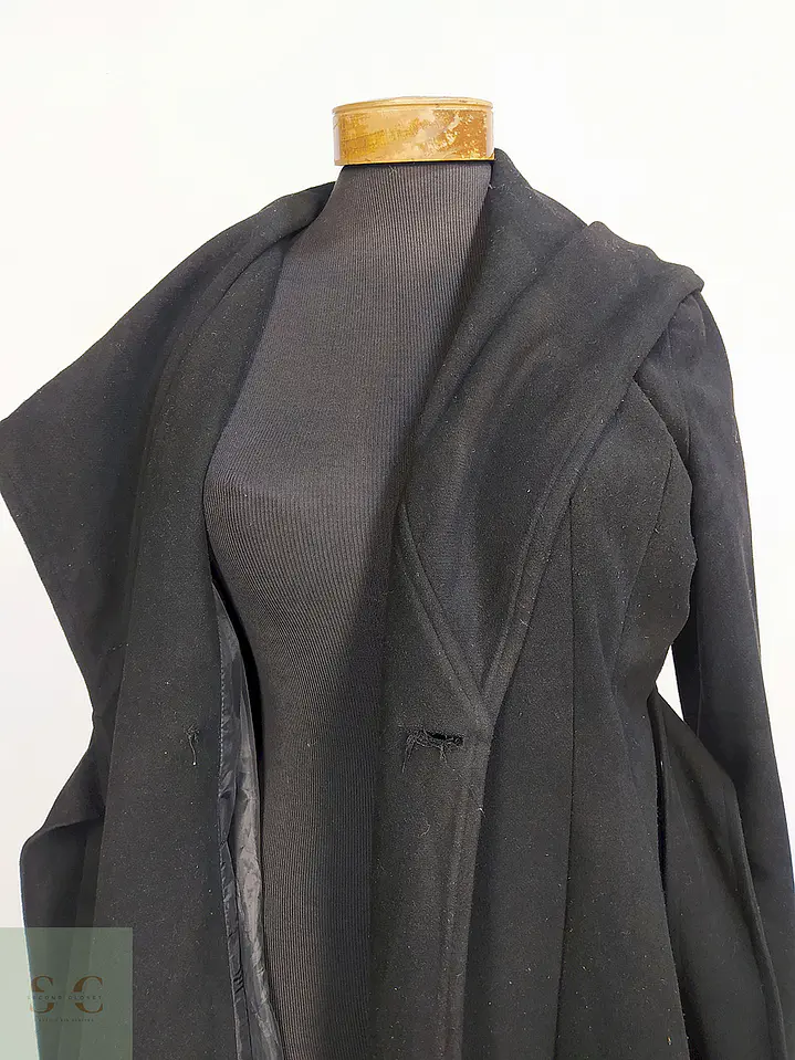 Abrigo Ekol Negro con Cinturón y Gorro Talla LXL 4