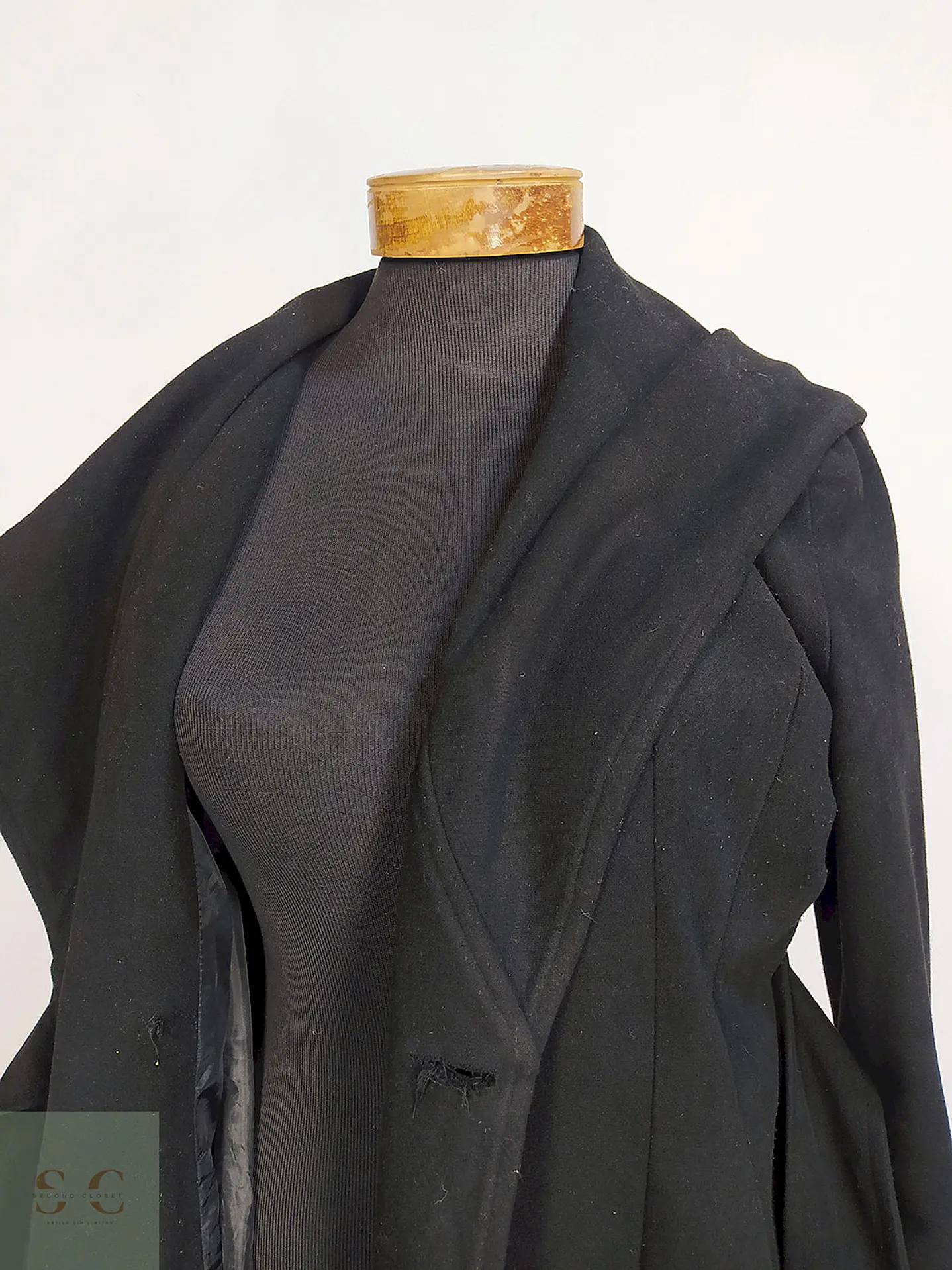 Abrigo Ekol Negro con Cinturón y Gorro Talla LXL 5