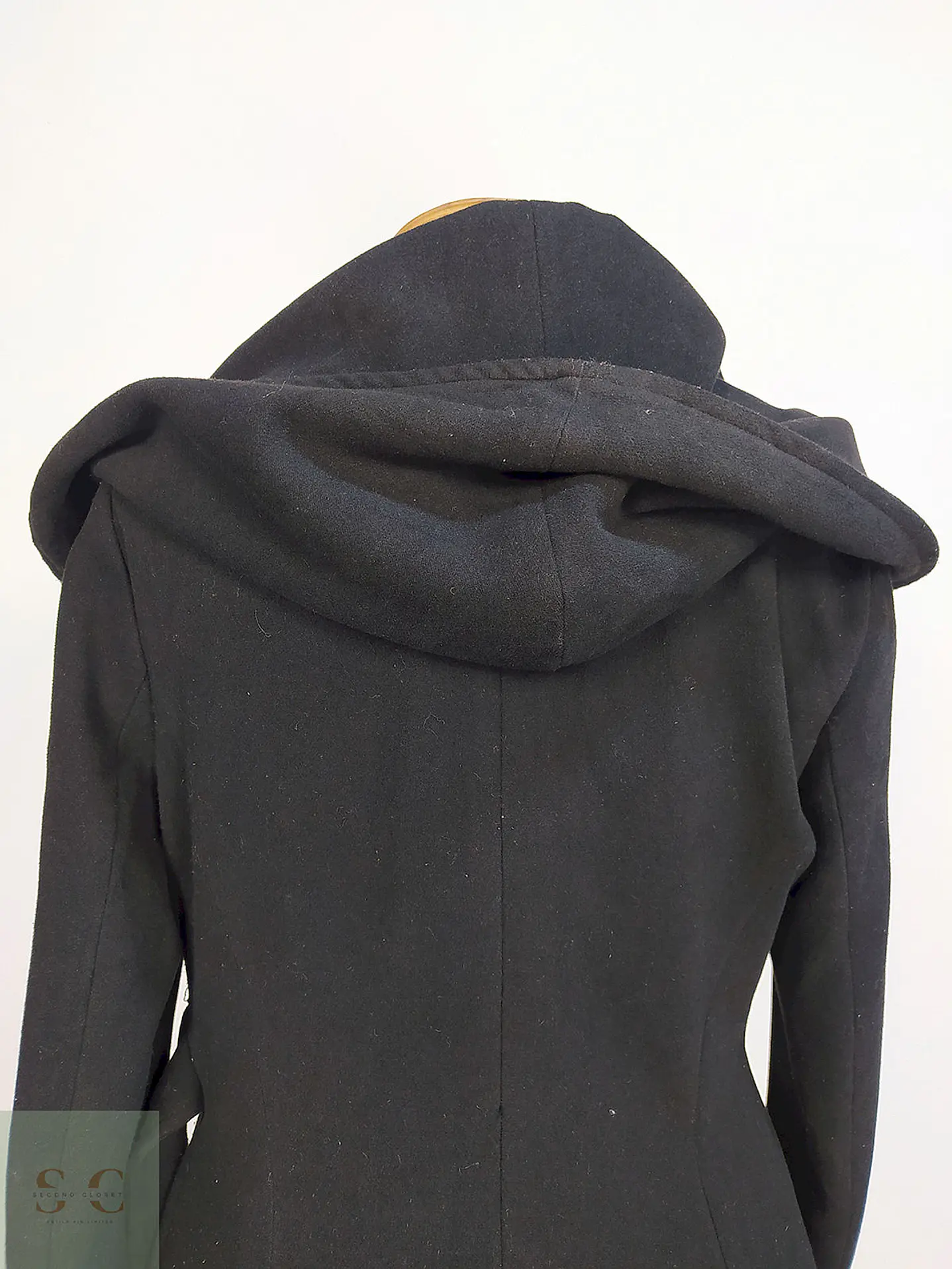 Abrigo Ekol Negro con Cinturón y Gorro Talla LXL 8