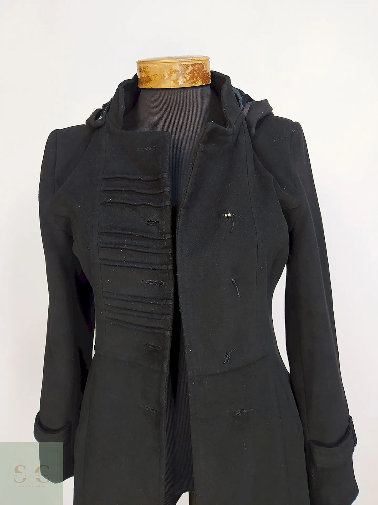 Chaquetón Malvin Negro con Gorro Talla XS 2