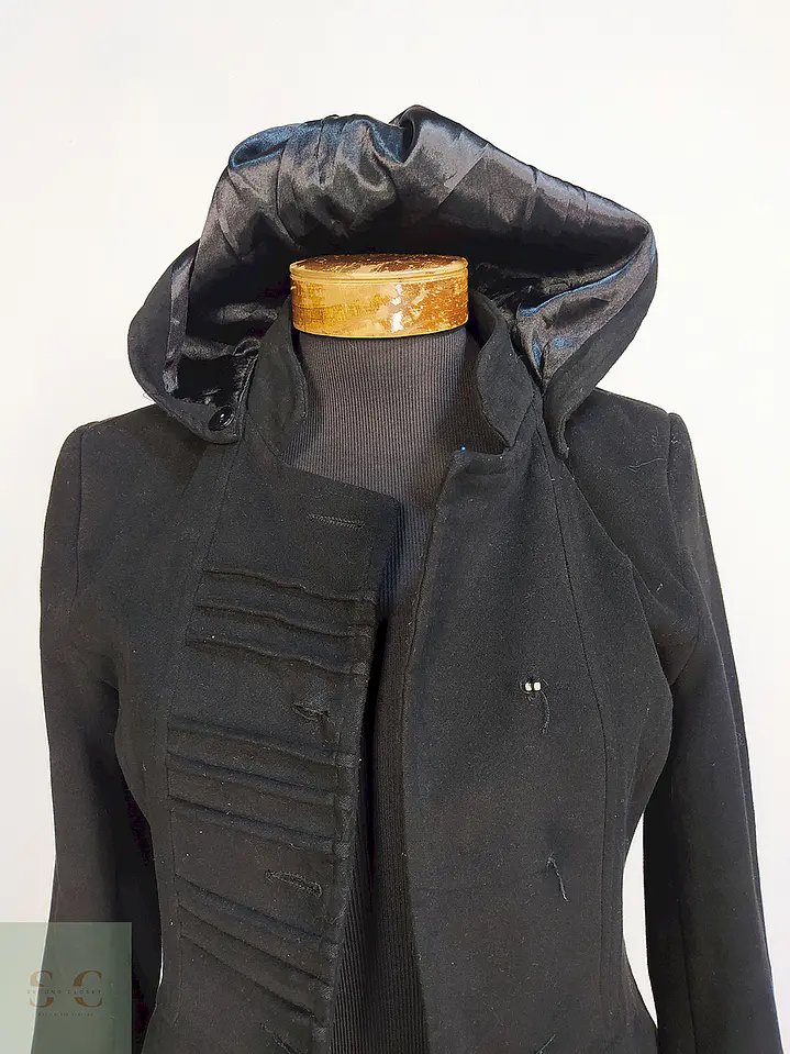 Chaquetón Malvin Negro con Gorro Talla XS 3