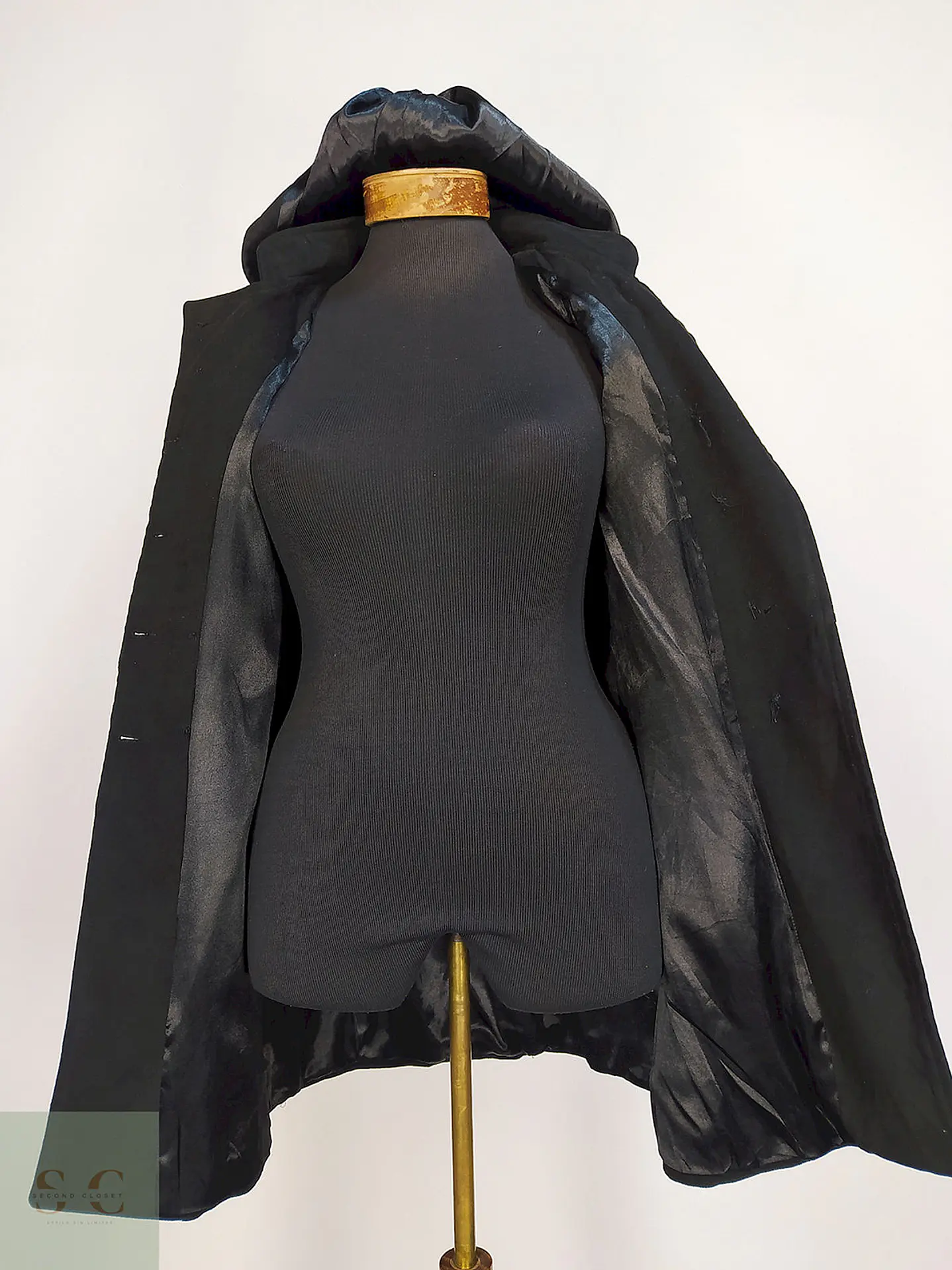 Chaquetón Malvin Negro con Gorro Talla XS 4
