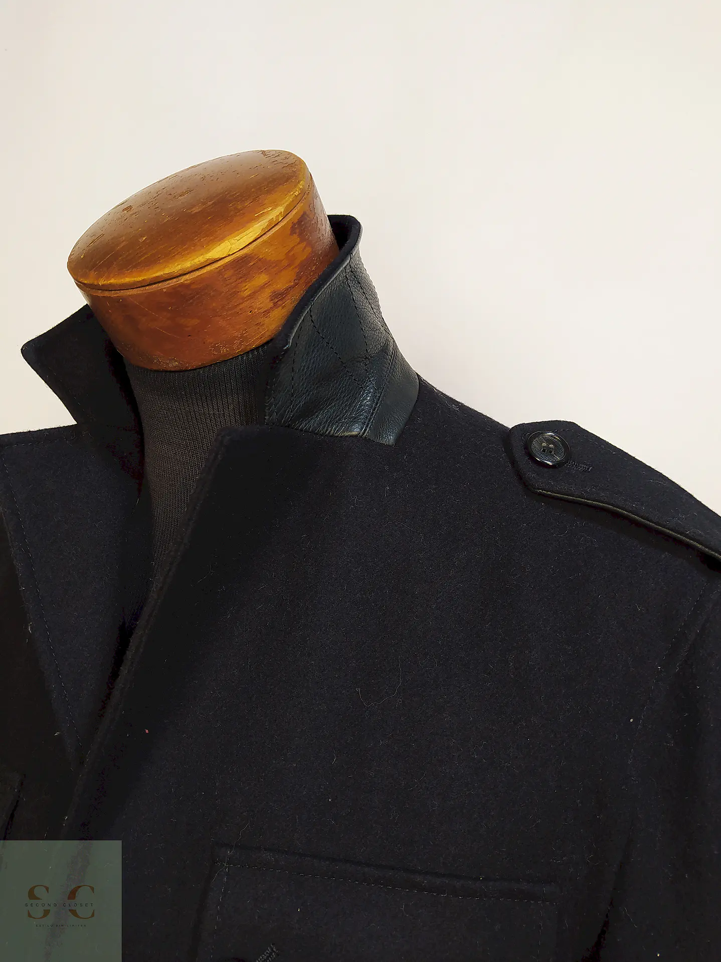 Chaqueta Negra Cole Haan 100% Lana Detalles Cuero Talla M 6