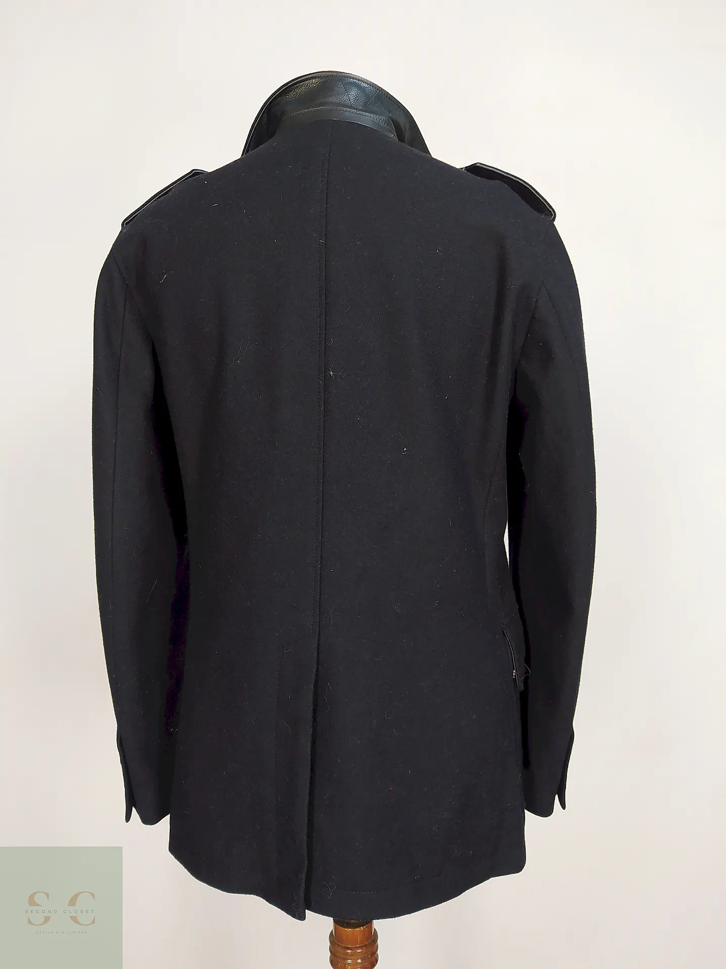 Chaqueta Negra Cole Haan 100% Lana Detalles Cuero Talla M 12