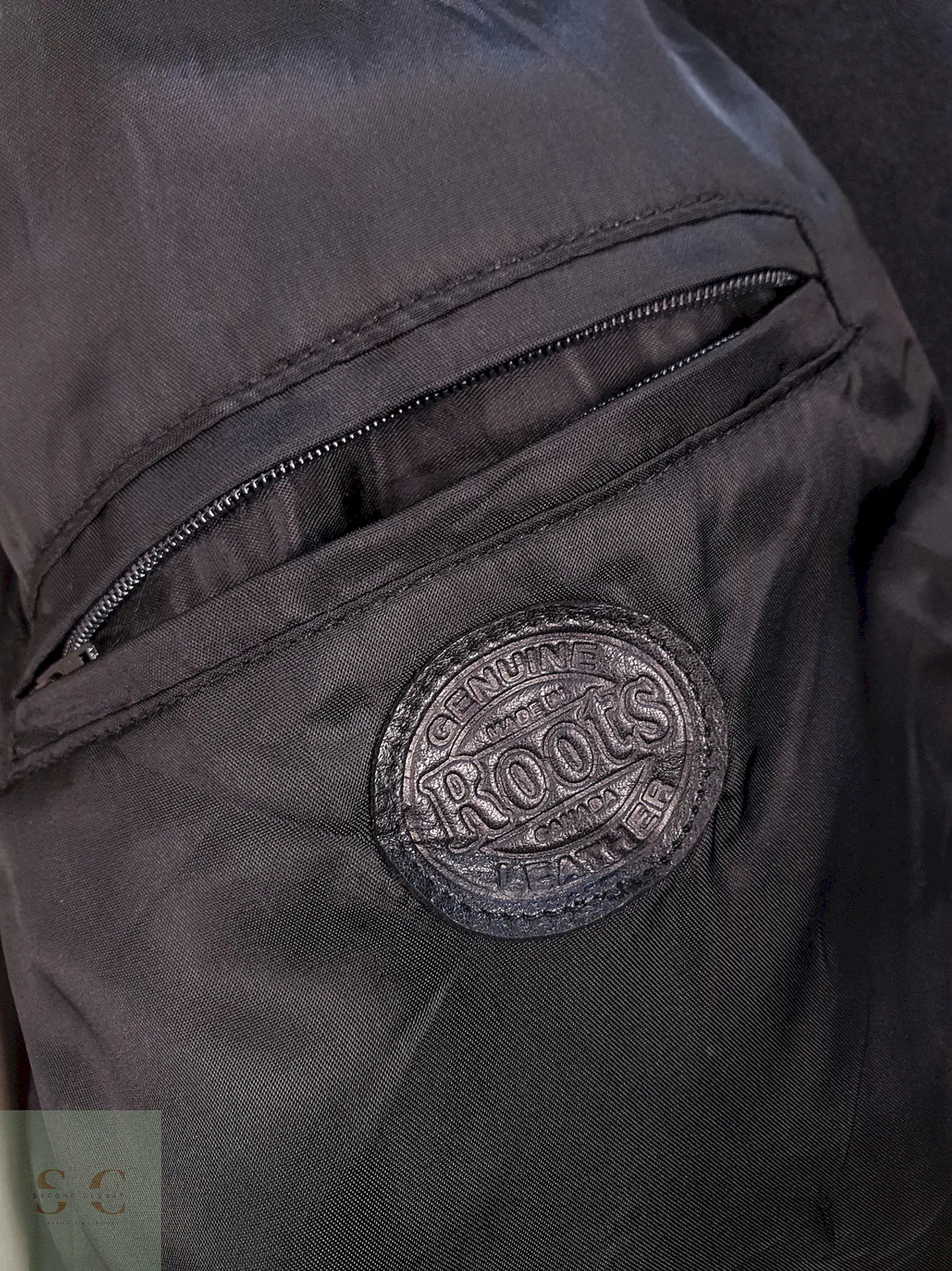 Chaqueta Negra Roots Made in Canadá 75% Lana Detalles Cuero Talla L 10