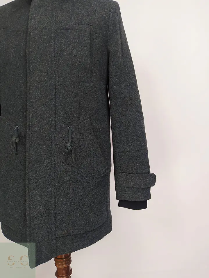 Abrigo Corto en Mezcla de Lana Gris Plomo con Cuello Alto Talla S 2