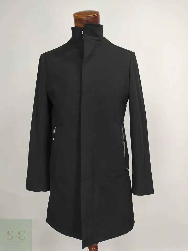 Abrigo Negro con Cuello Alto y Cierre Doble Zara Man Talla SM 2