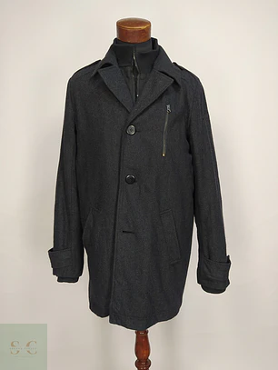 Abrigo de Lana Gris Plomo Basefield con Inserto de Cuello Alto Talla ML