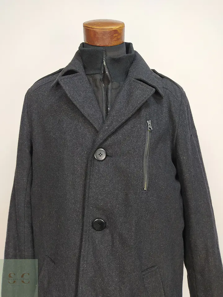 Abrigo de Lana Gris Plomo Basefield con Inserto de Cuello Alto Talla ML 3