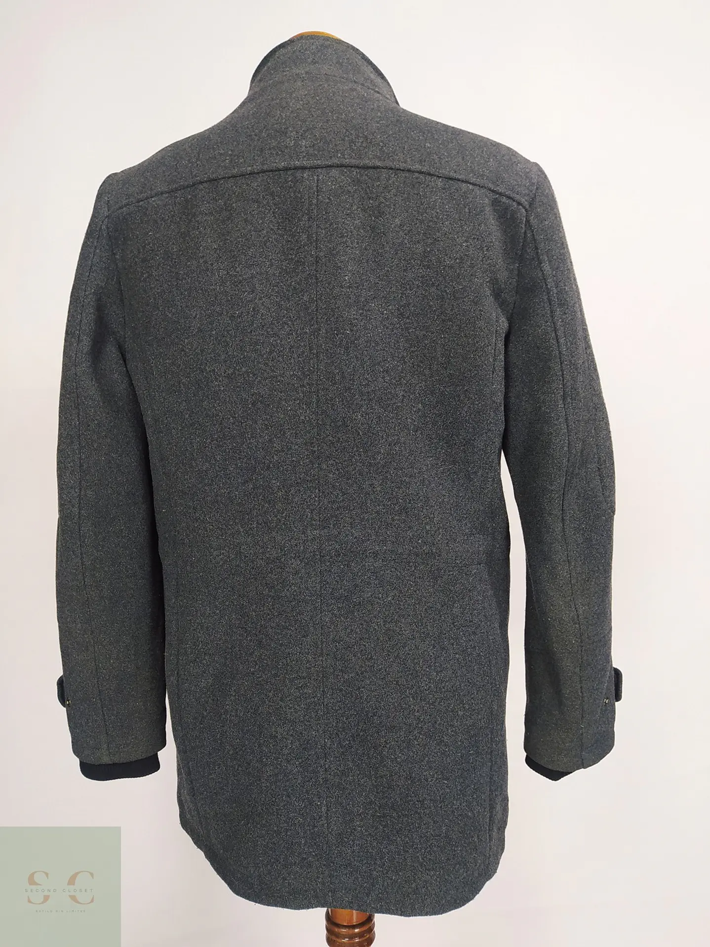 Abrigo Corto en Mezcla de Lana Gris Plomo con Cuello Alto Talla S 7