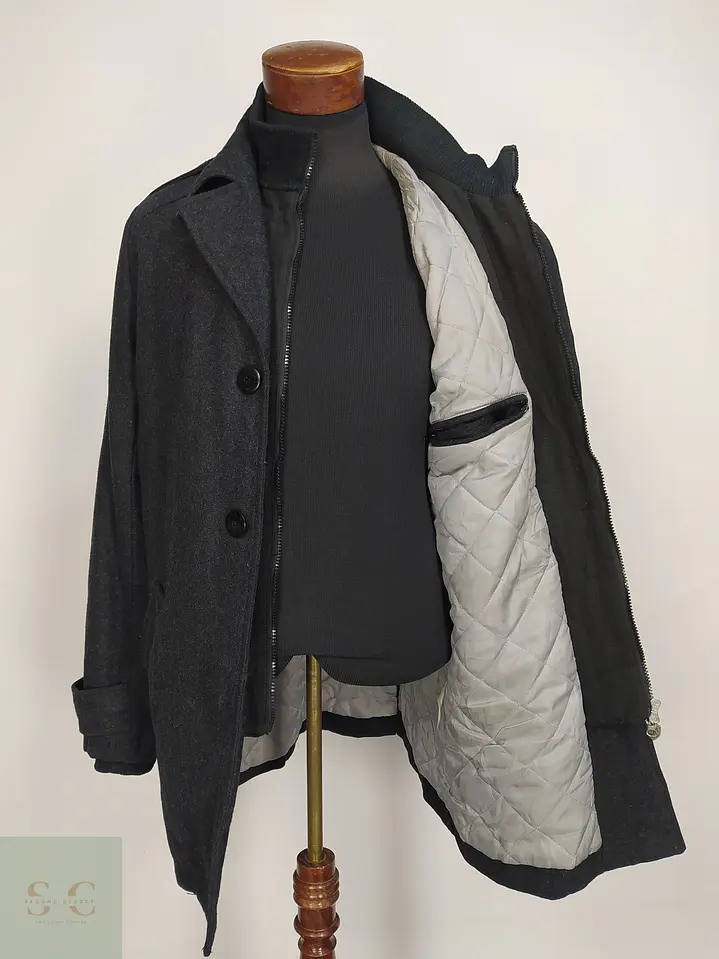 Abrigo de Lana Gris Plomo Basefield con Inserto de Cuello Alto Talla ML 5