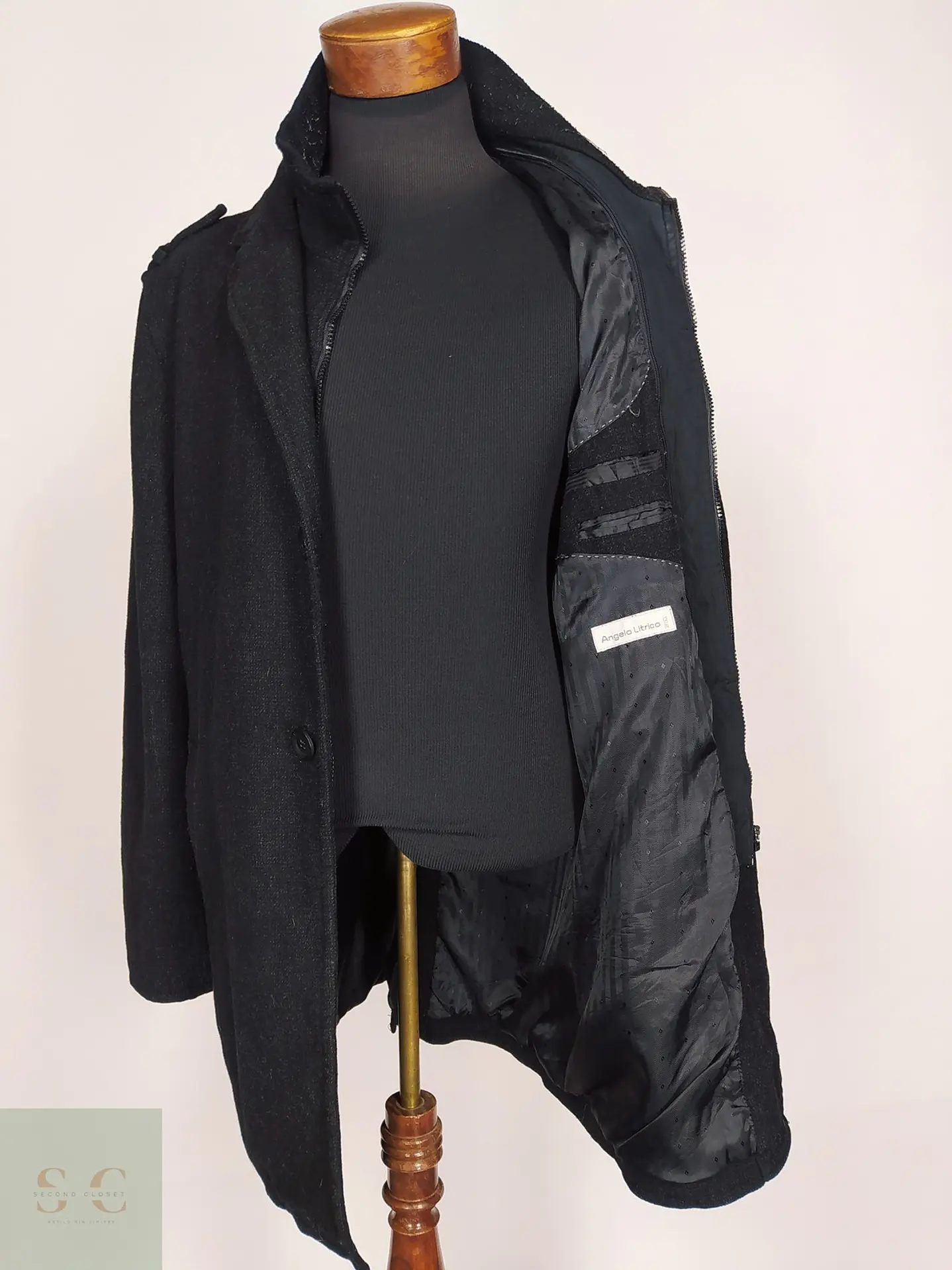 Abrigo de Mezcla de Lana Negro con Pechera Interna Angelo Litrico Talla L 7
