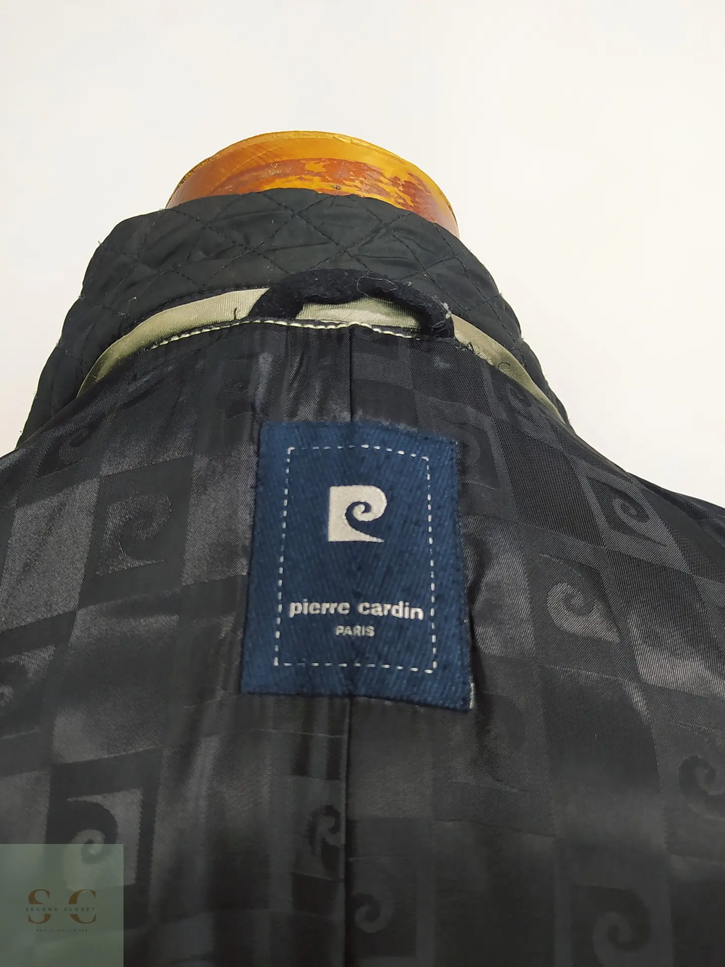 Abrigo Pierre Cardin París Negro con Pechera Acolchada Talla XL 11
