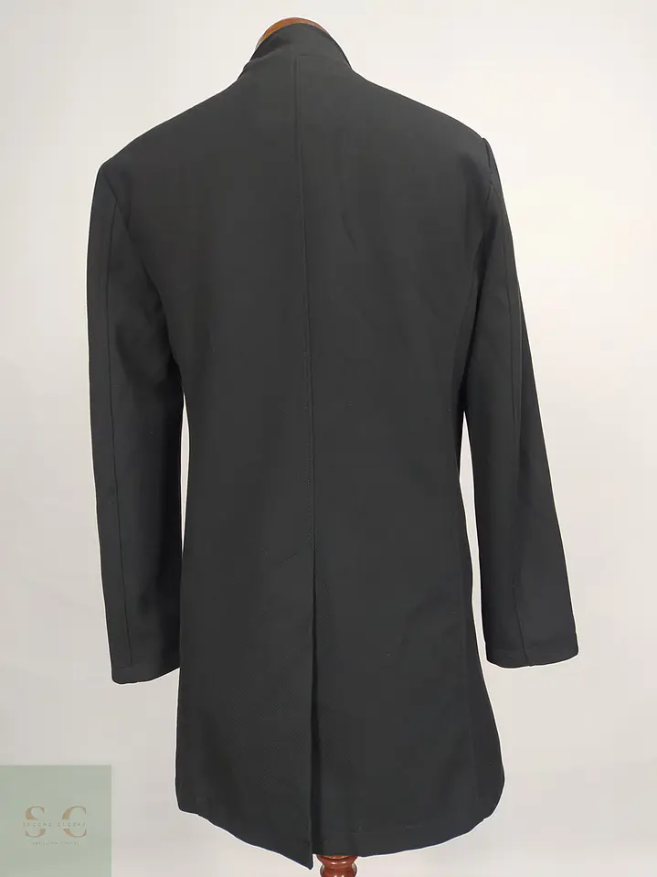 Abrigo Negro con Cuello Alto y Cierre Doble Zara Man Talla SM 10