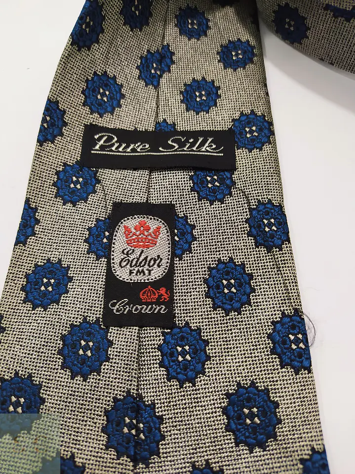 Corbata de Seda Jacquard Edsor Crown con Micropatrón Geométrico Azul 3