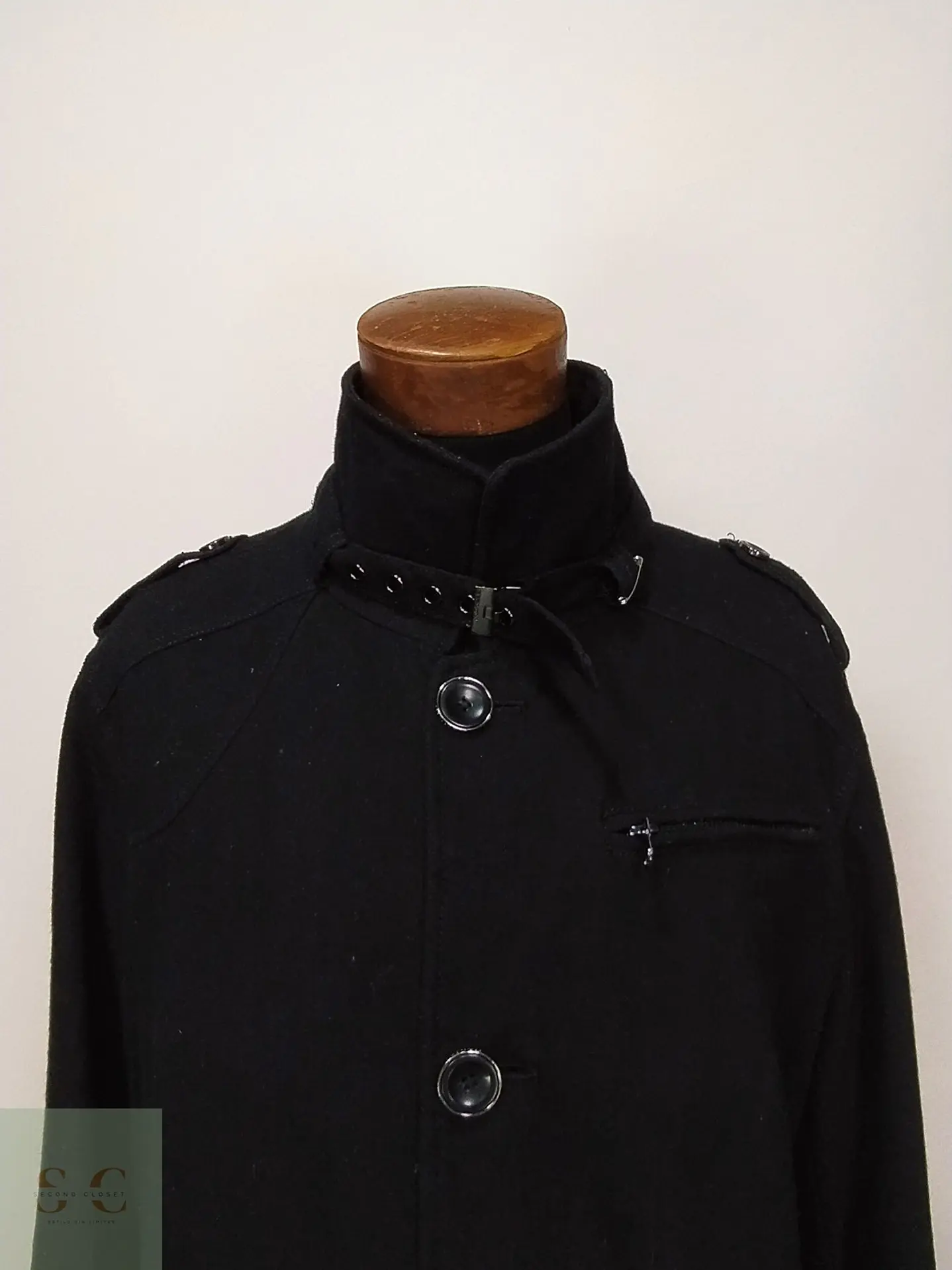 Abrigo Corto Estilo Militar con Cuello Ajustable Sean John Talla L 3