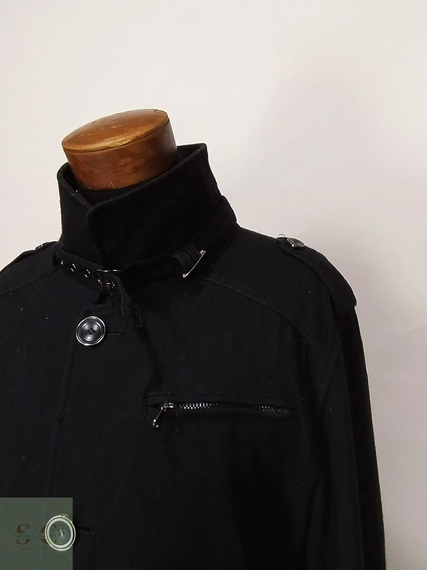 Abrigo Corto Estilo Militar con Cuello Ajustable Sean John Talla L 4