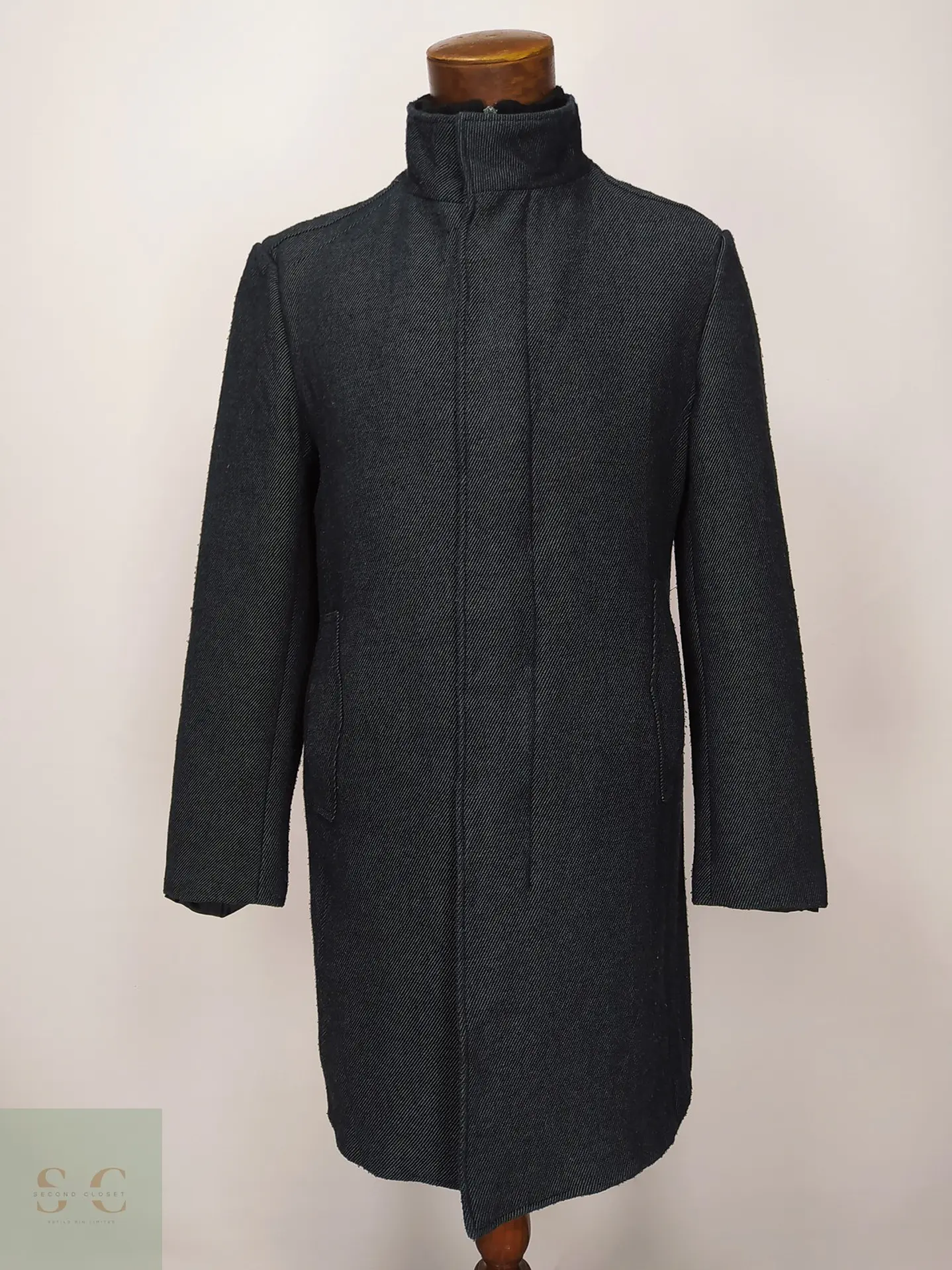 Abrigo Largo Plomo Estructurado con Cuello Alto Zara Talla SM 2