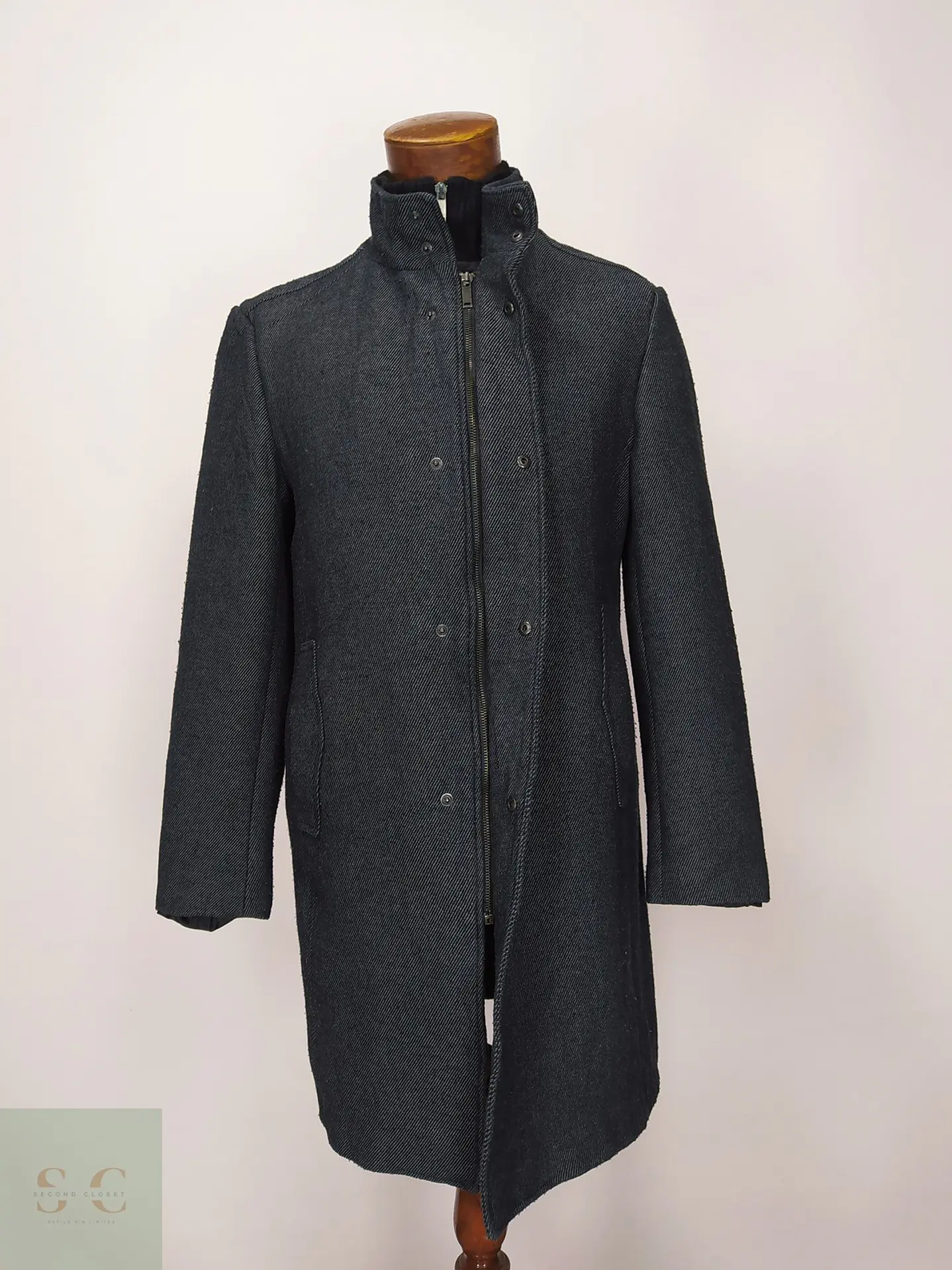 Abrigo Largo Plomo Estructurado con Cuello Alto Zara Talla SM 3