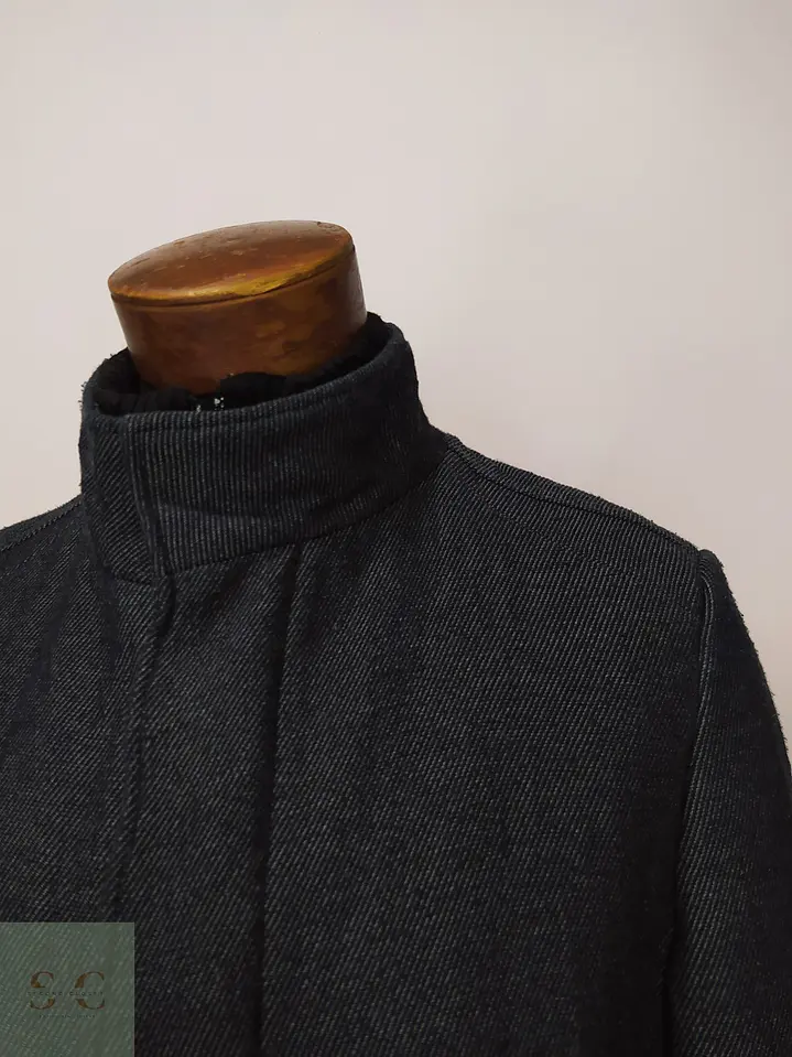 Abrigo Largo Plomo Estructurado con Cuello Alto Zara Talla SM 5