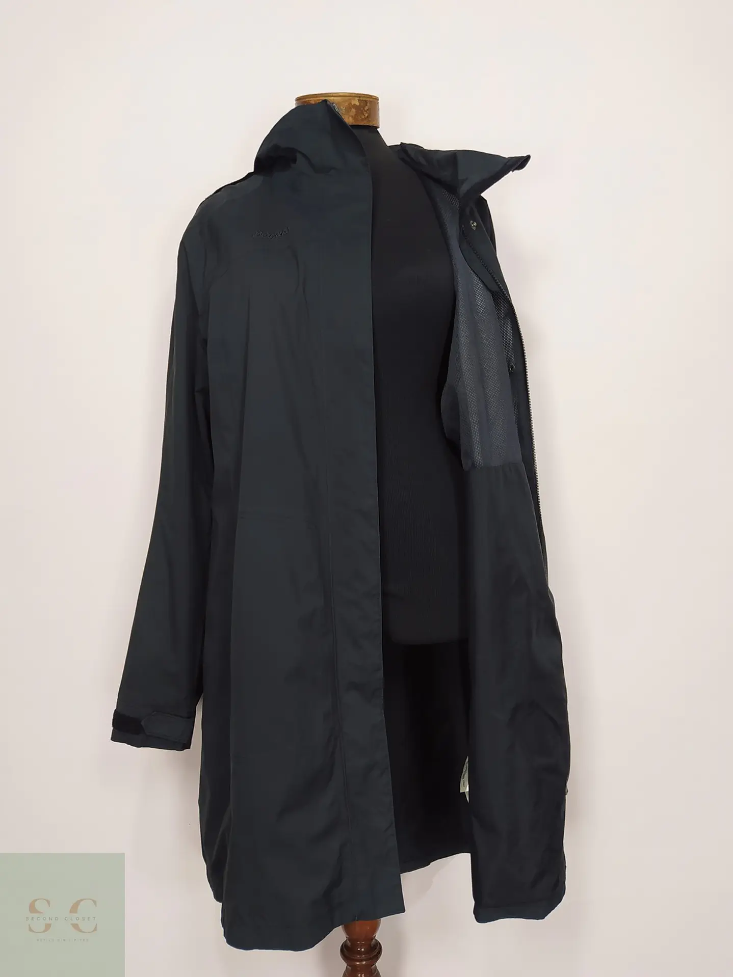 Trench Técnico Negro Bergans of Norway Talla LXL 6