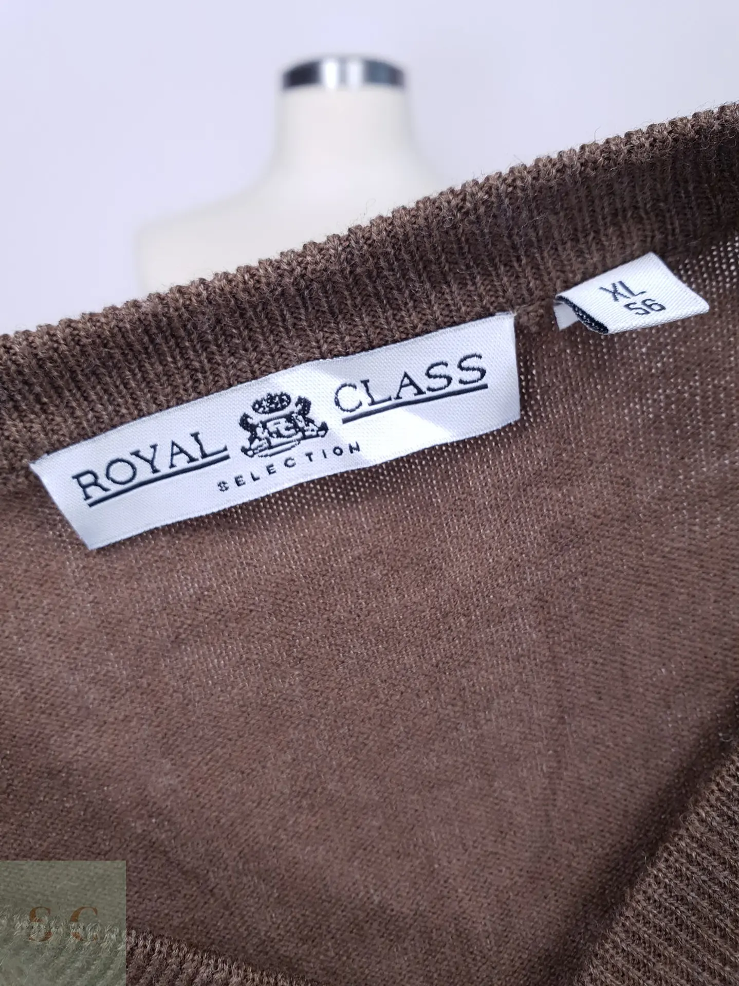 Suéter Cuello en V en Mezcla de Lana Merino y Algodón Royal Class Talla LXL 3