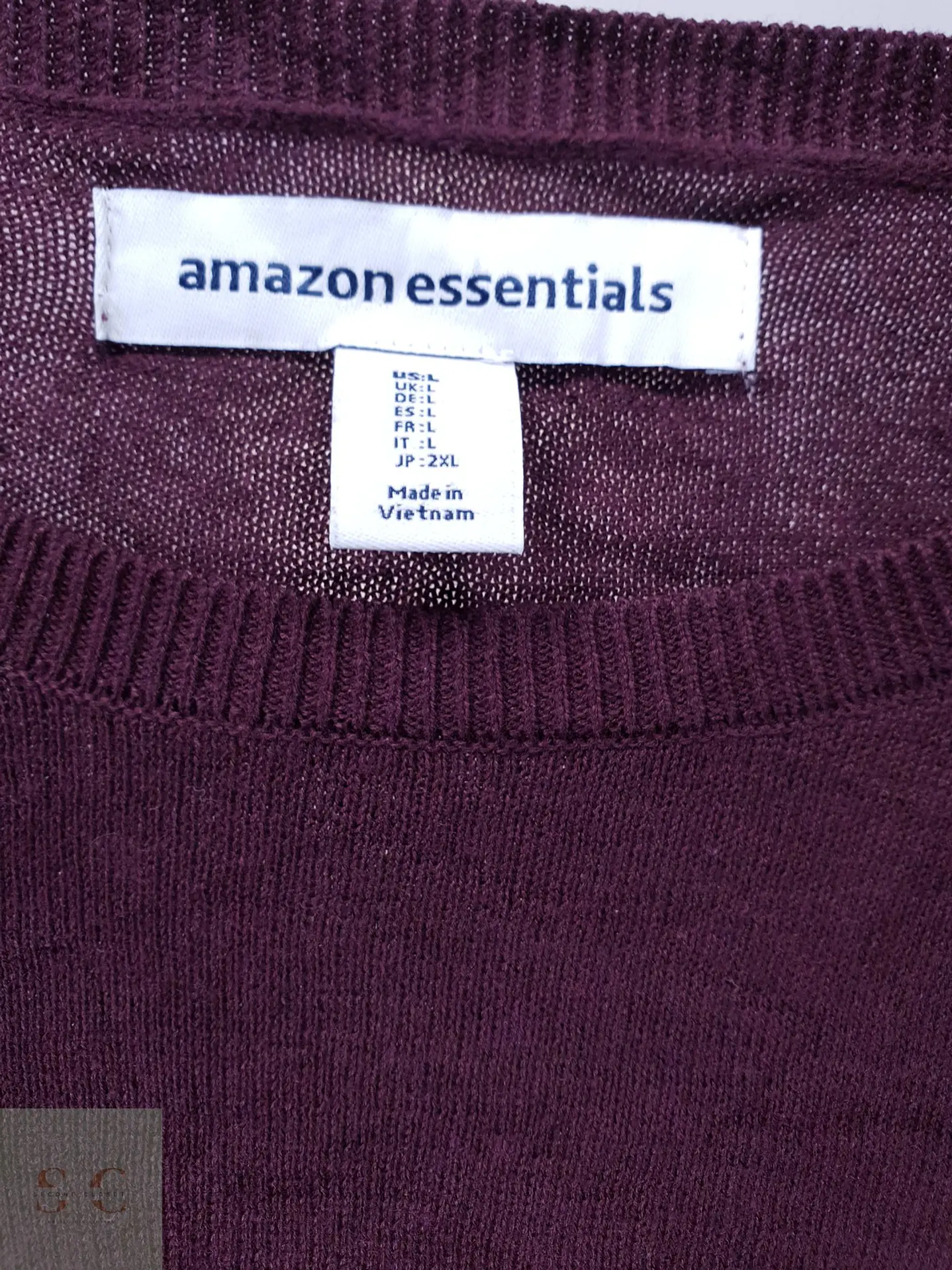 Suéter Liviano Cuello Redondo Burdeos Amazon Essentials Talla SM 3