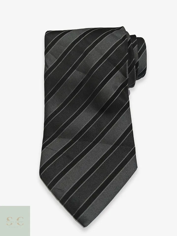 Corbata a Rayas Regimental Monocromática Gris y Negra 1