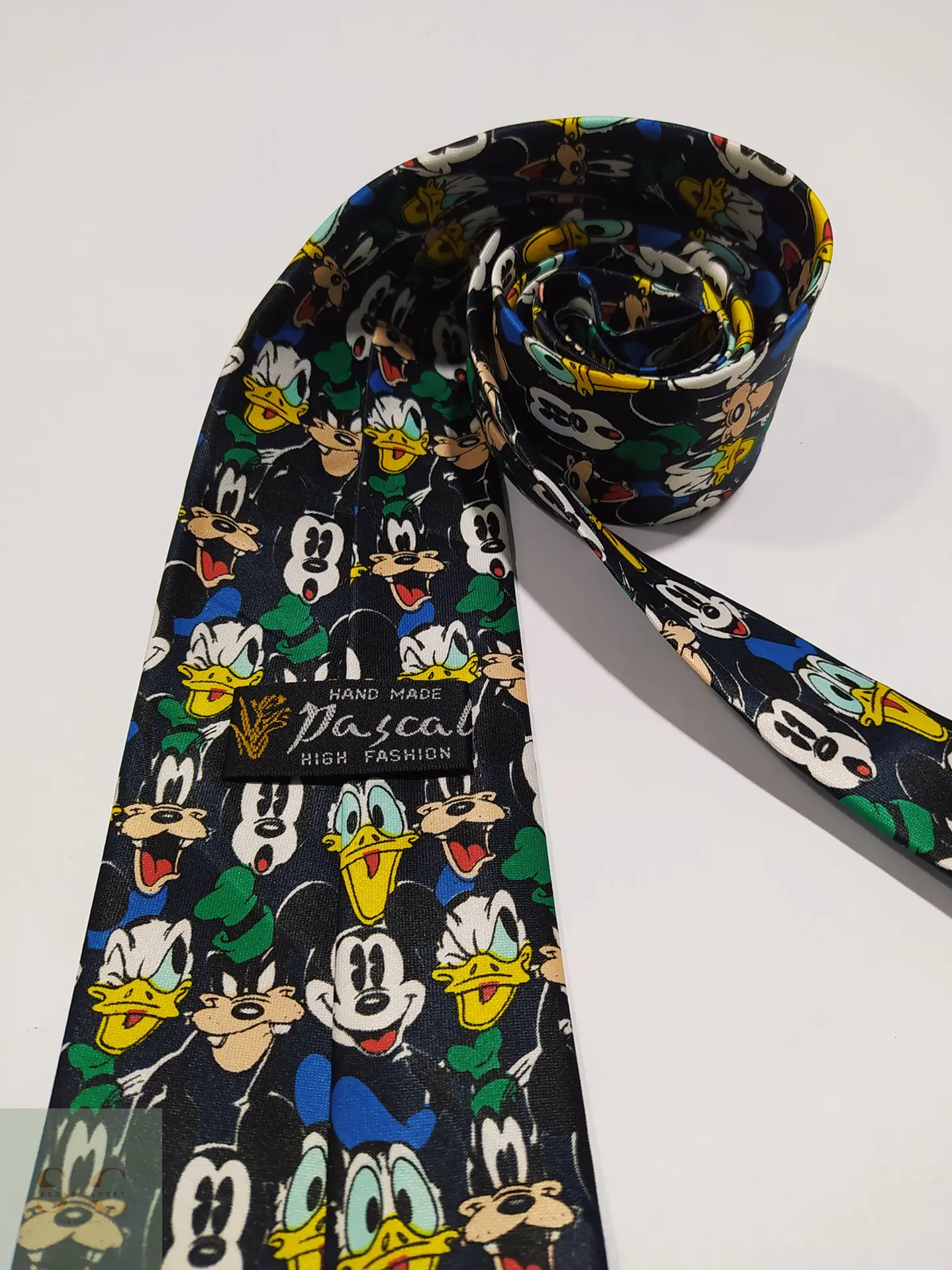 Corbata Vintage Estampada Personajes Disney - Pascal High Fashion 2